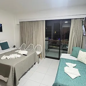 https://makia-beach-experience-2.portodegalinhashotels.com